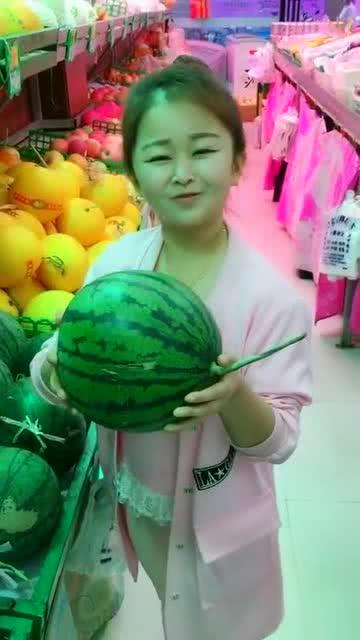 女生说吃瓜回复西瓜,从“吃瓜”到西瓜的甜蜜邂逅