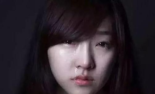 吃瓜哭的女生,揭秘吃瓜哭女生的内心世界